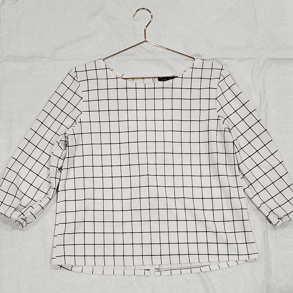 Moa Moa Long sleeve black and white checkered blouse with open tie back